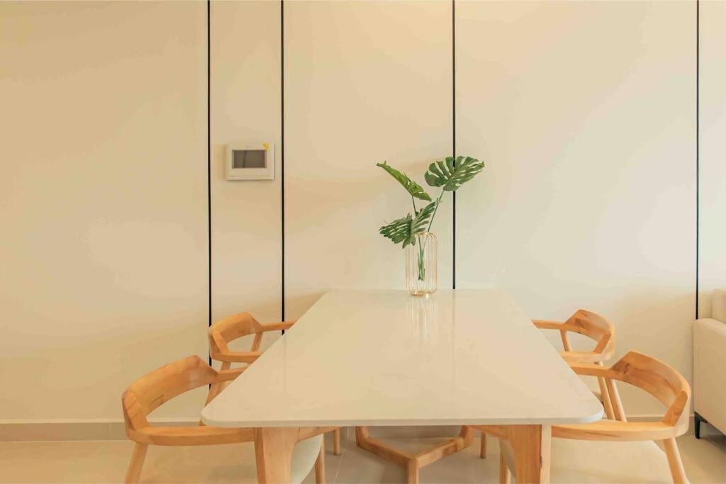 9Trip Stay In Soho Residence - 3 Bedrooms Apartment In District 1, Next To Bui Vien Walking Street - Free Saigon Nightlife Walking Tour Ho-Chi-Minh-Stadt Exterior foto
